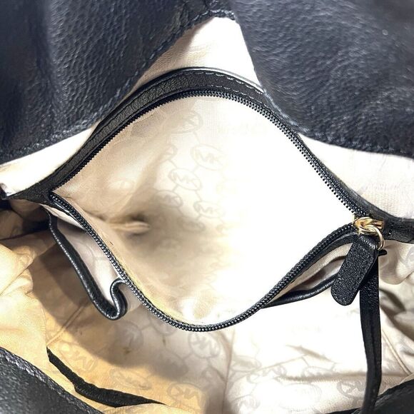 MICHAEL KORS Large Shoulder Bag Black Leather AP-1105 Gold Tone Hardware MK Lock - Picture 10 of 12